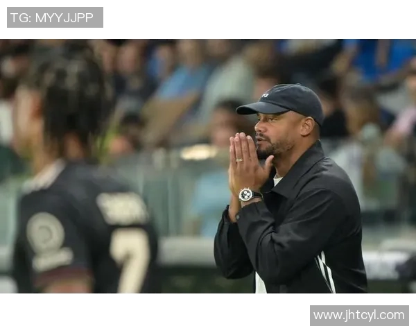 孔帕尼：迪亚斯必定不是故意去损伤对手，他仅仅想抢夺那个球